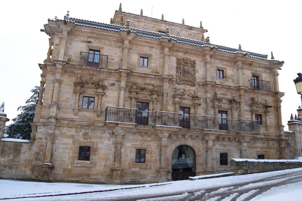 Abba Palacio De Sonanes Hotel Villacarriedo Exterior photo